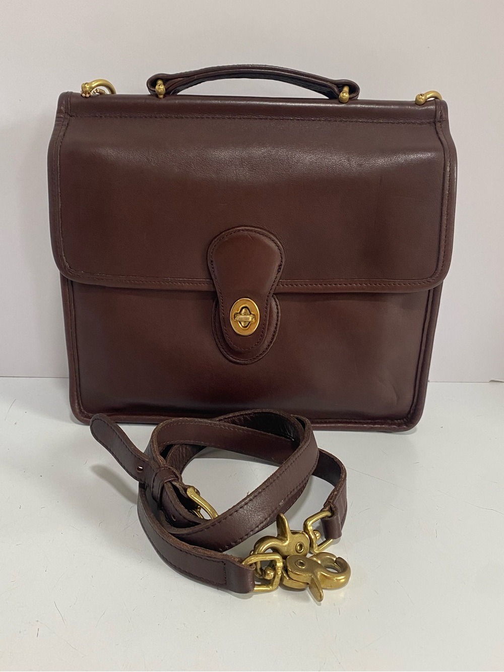 COACH Vintage 80s Willis #9927 Mahogany Brown Leather Crossbody bag HUNGARY